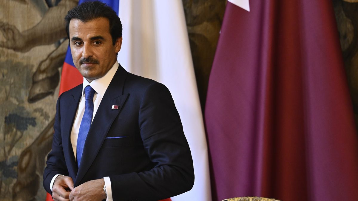 Katarský emír odletěl z Česka, Brusel ho nechtěl na summitu